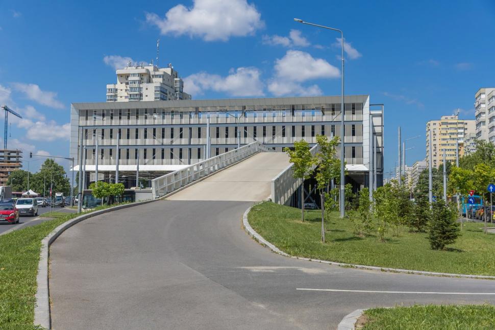 Imagini cu parcările din Pantelimon şi de la Arena Naţională, pe care Primăria Bucureşti le dă în folosinţă de la 1 iulie. Ce tarife au 1079465