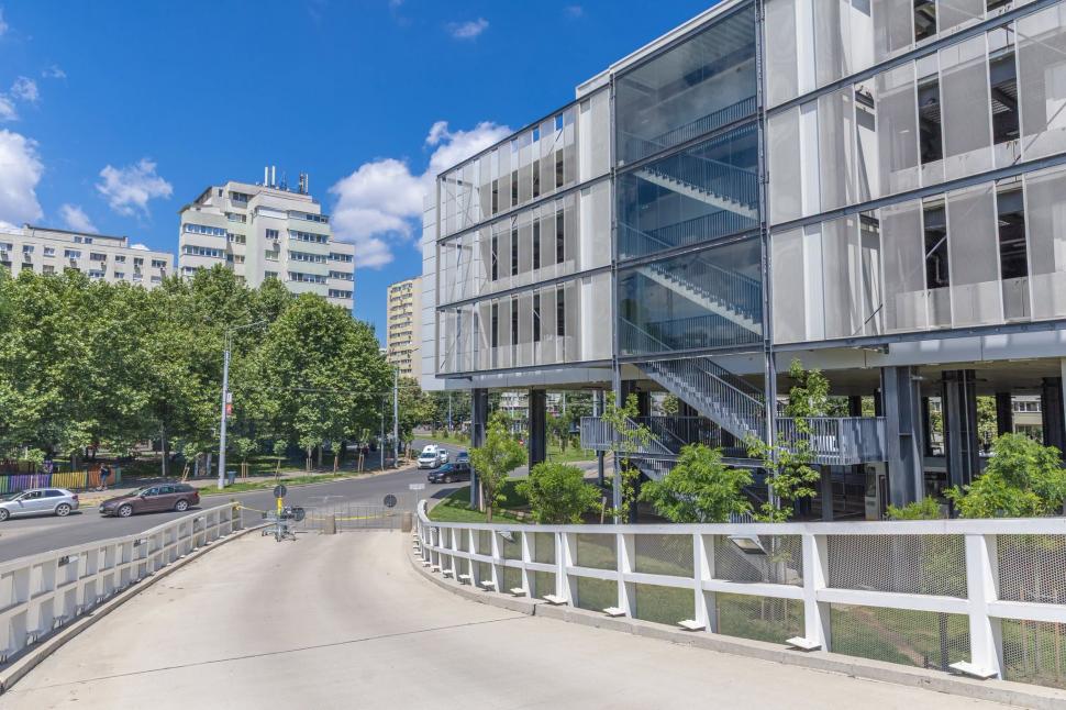 Imagini cu parcările din Pantelimon şi de la Arena Naţională, pe care Primăria Bucureşti le dă în folosinţă de la 1 iulie. Ce tarife au 1079468
