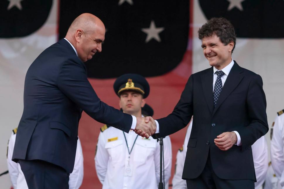 Nicușor Dan si Ilie Bolojan au schimbat zâmbete largi la recepția ambasadei SUA. „Vorbim după” 1079512
