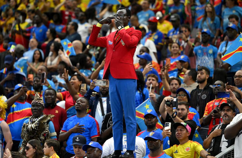 „Statuia vie Lumumba” a ajuns la Cupa Mondială 2026. De ce stă nemișcat la toate meciurile și care este povestea lui 1079242