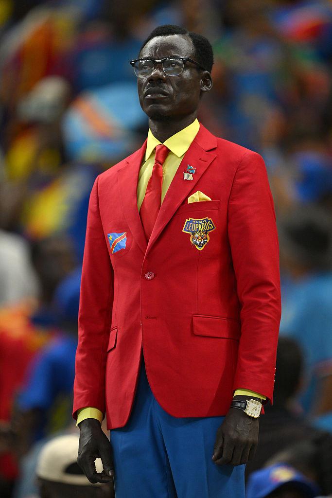 „Statuia vie Lumumba” a ajuns la Cupa Mondială 2026. De ce stă nemișcat la toate meciurile și care este povestea lui 1079256