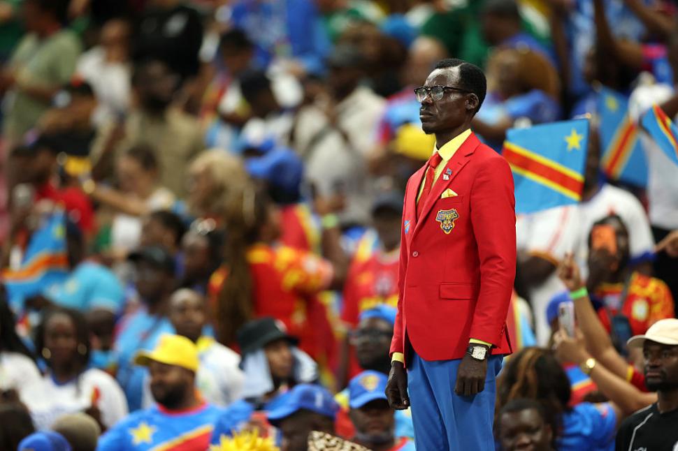 „Statuia vie Lumumba” a ajuns la Cupa Mondială 2026. De ce stă nemișcat la toate meciurile și care este povestea lui 1079264