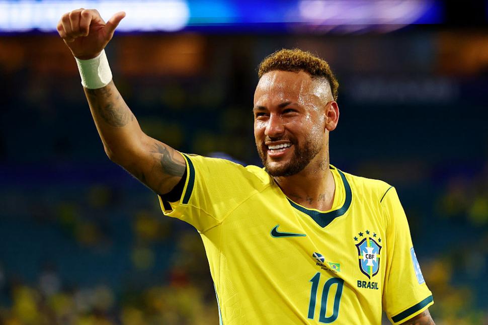 Imagini emoţionante cu Neymar, la finalul meciului Brazilia-Scoţia. A plâns şi şi-a îmbrăţişat copiii după revenirea la Cupa Mondială 1079597