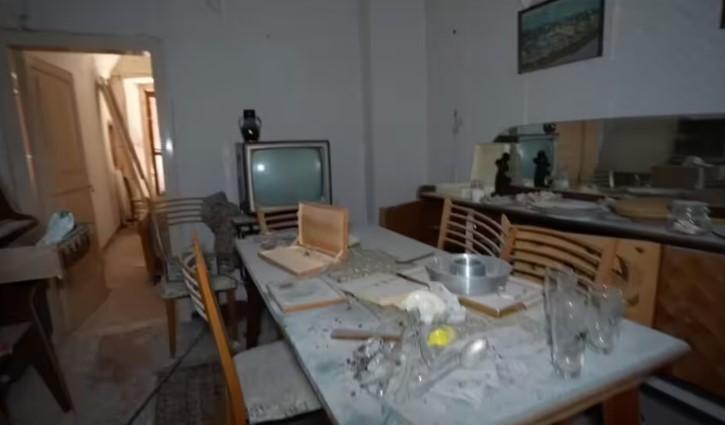 Orașul din care toți cei 20.000 de oameni au fugit într-o noapte, acum 15 ani. Mobila încă este în case, iar mesele, puse pentru cină 1079758