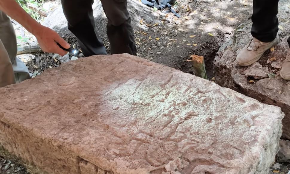 Un oraș mayaș intact a fost descoperit în junglă la o mie de ani după ce a fost abandonat. Include o piramidă-templu înaltă de 13 metri 1079813