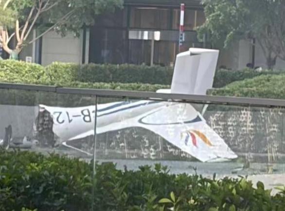 FOTO VIDEO Cum a fost posibil ca un avion să lovească cel mai înalt zgârie-nori din Beijing. Primele ipoteze 1080182