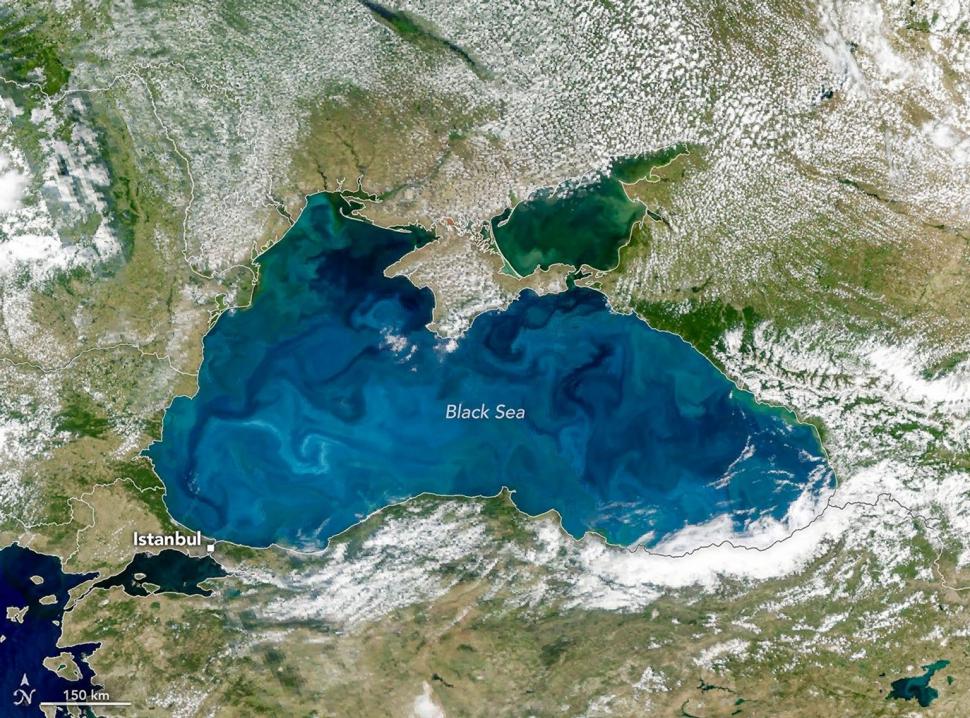 Marea Neagră s-a făcut turcoaz. NASA a publicat o fotografie făcută de pe ISS și anunță și cauza culorii apei 1080319