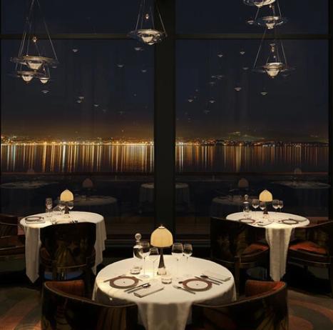 Salon de frumusețe Guerlain și coniac în penthouse. Imaginea luxului pe primul super-iaht Orient Express. Cât va costa o călătorie 1080395