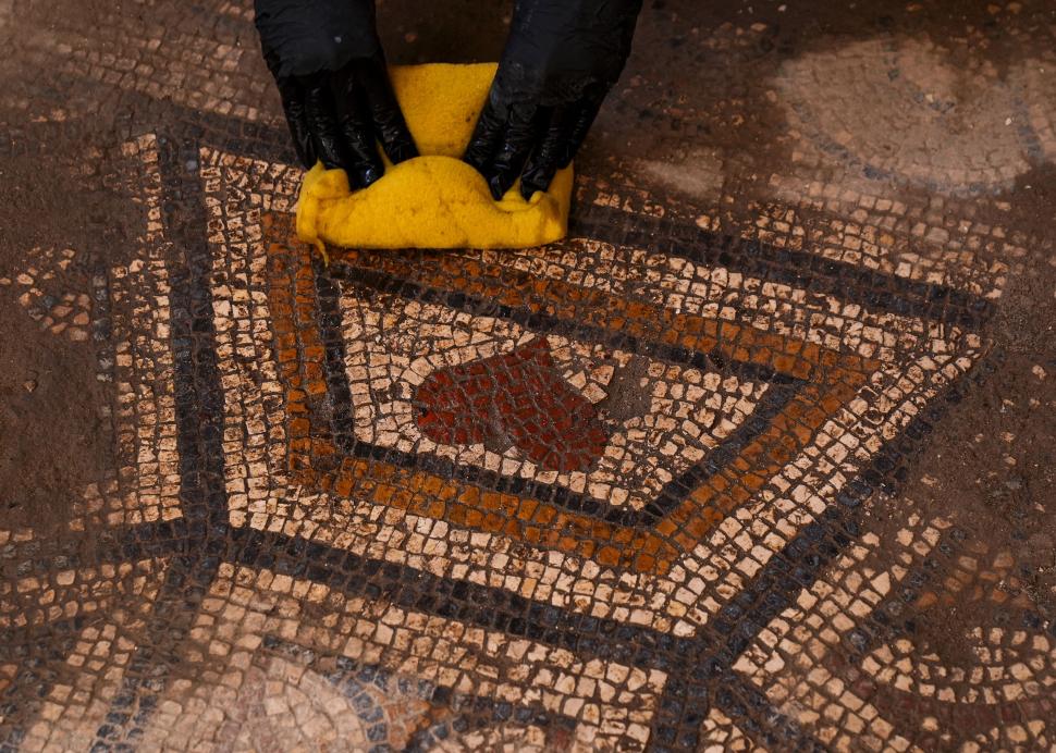 Descoperire arheologică impresionantă: Un mozaic antic, care schimbă ce știam despre simbolurile iubirii, a fost găsit intact în Turcia 1080642
