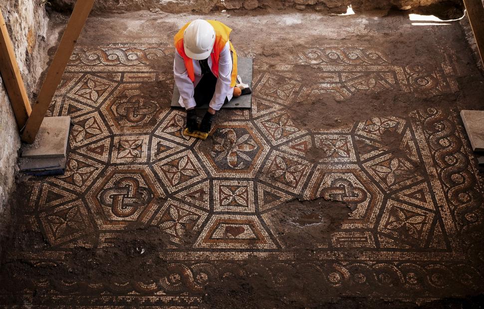 Descoperire arheologică impresionantă: Un mozaic antic, care schimbă ce știam despre simbolurile iubirii, a fost găsit intact în Turcia 1080643