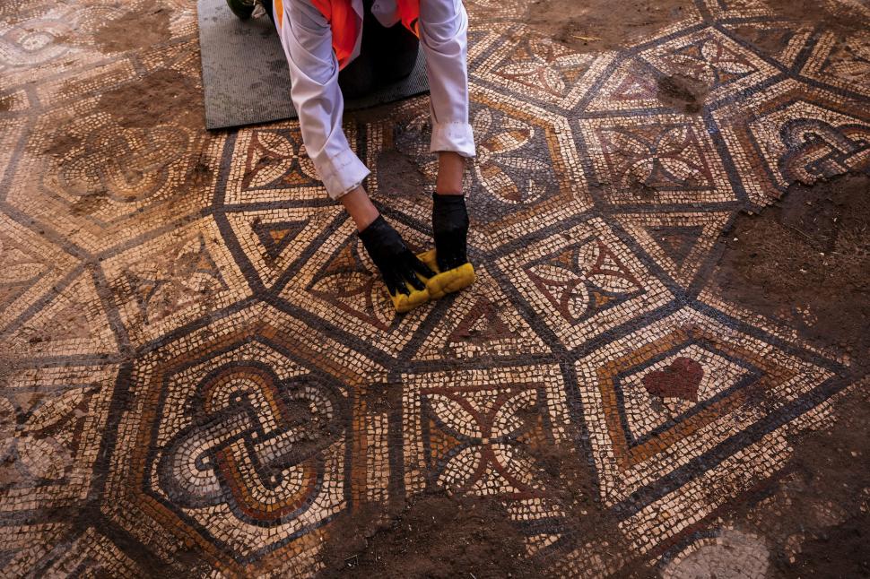 Descoperire arheologică impresionantă: Un mozaic antic, care schimbă ce știam despre simbolurile iubirii, a fost găsit intact în Turcia 1080645