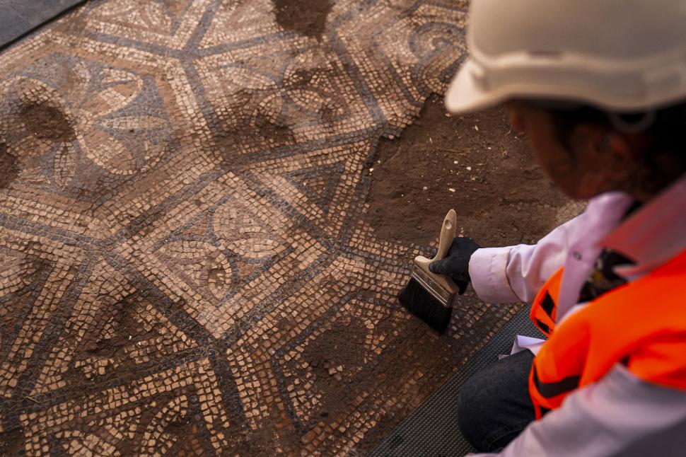 Descoperire arheologică impresionantă: Un mozaic antic, care schimbă ce știam despre simbolurile iubirii, a fost găsit intact în Turcia 1080646