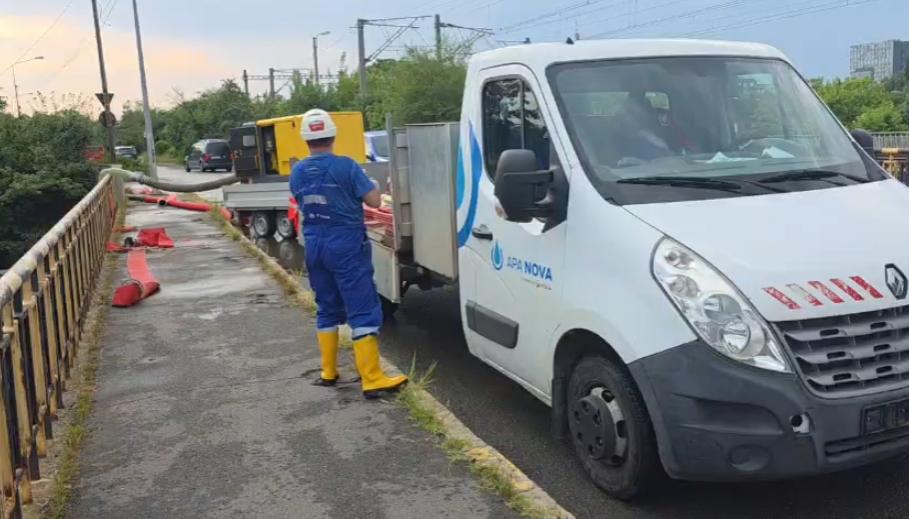 Haos în Capitală, după furtuna din timpul nopții. Au fost 1.000 de apeluri la ISU. Străzi inundate, circulația tramvaielor e afectată   1081239