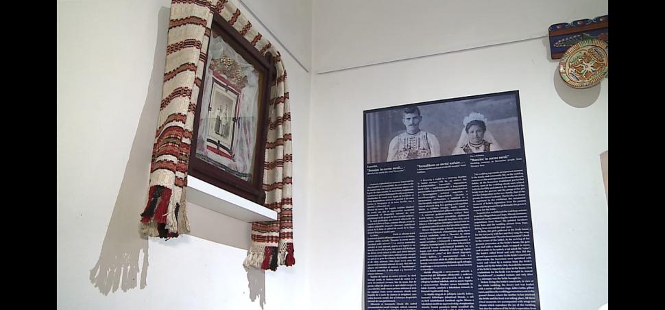 Un tablou de nuntă cu „Ana și Ion” s-a dovedit a fi o capsulă a timpului: Documente istorice au fost descoperite în timpul restaurării 1080886