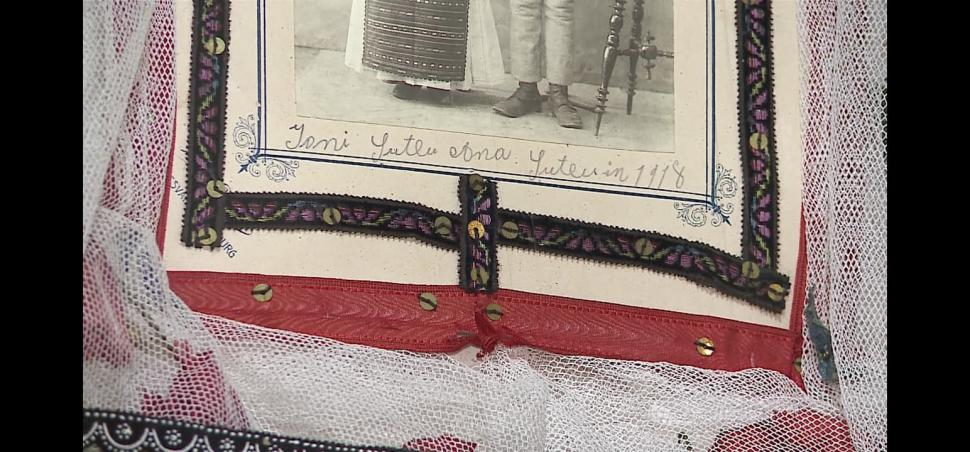 Un tablou de nuntă cu „Ana și Ion” s-a dovedit a fi o capsulă a timpului: Documente istorice au fost descoperite în timpul restaurării 1080892