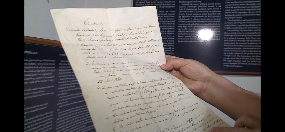 Un tablou de nuntă cu „Ana și Ion” s-a dovedit a fi o capsulă a timpului: Documente istorice au fost descoperite în timpul restaurării 1080896