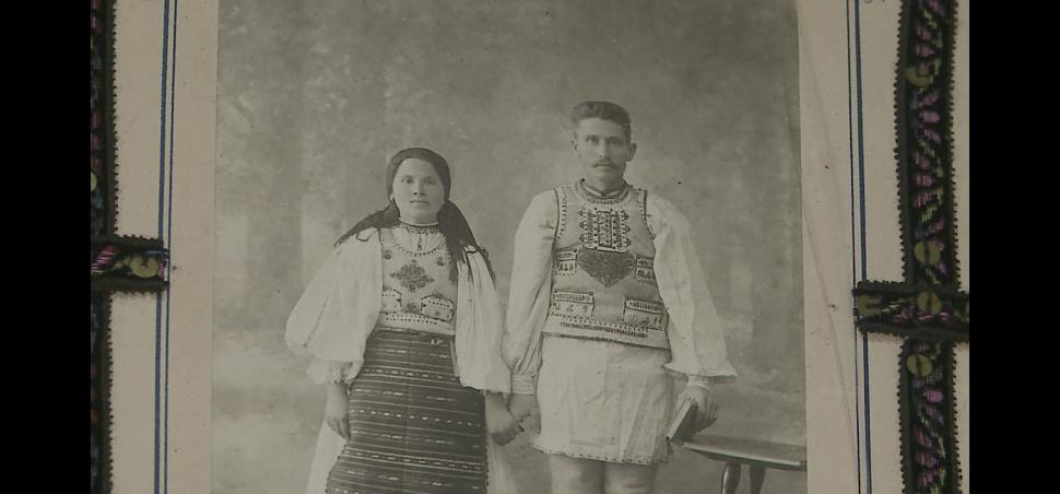 Un tablou de nuntă cu „Ana și Ion” s-a dovedit a fi o capsulă a timpului: Documente istorice au fost descoperite în timpul restaurării 1080904