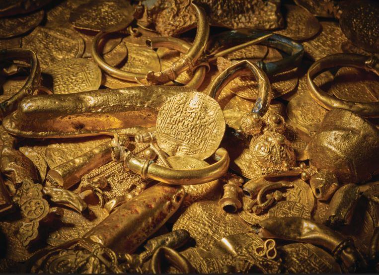 Scafandrii au descoperit peste 400 de monede de aur pe fundul mării. Povestea lor e mult mai misterioasă decât și-ar fi imaginat cineva 1081583