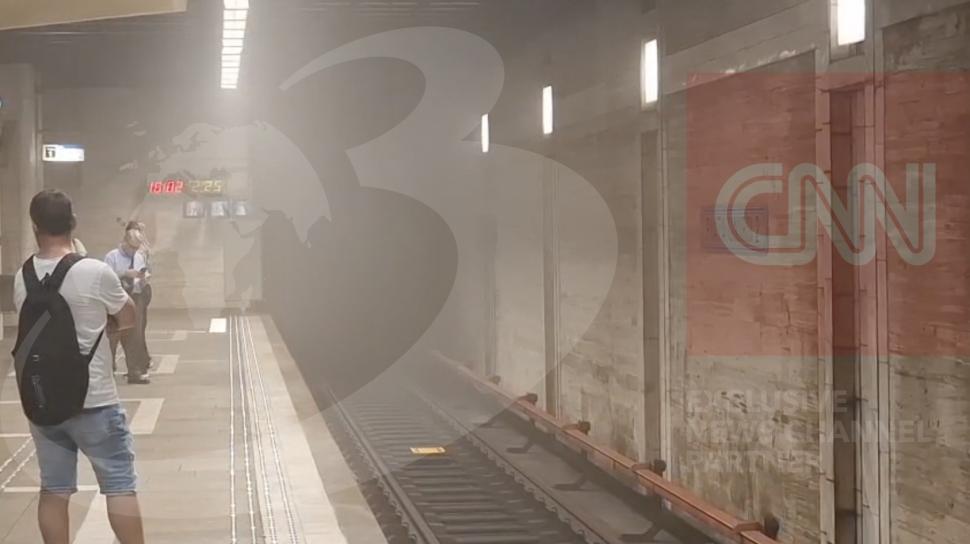 Stația de metrou Universitate a fost închisă, după un incendiu în subteran: A izbucnit focul chiar în fața trenului 1081526
