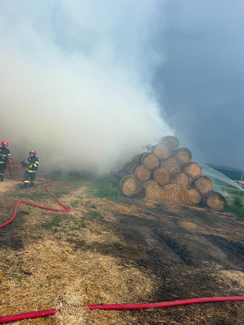 Femeie lovită de trăsnet, incendii și zeci de case inundate, după furtuni. Codul galben de vijelii e valabil până sâmbătă dimineața 1081930