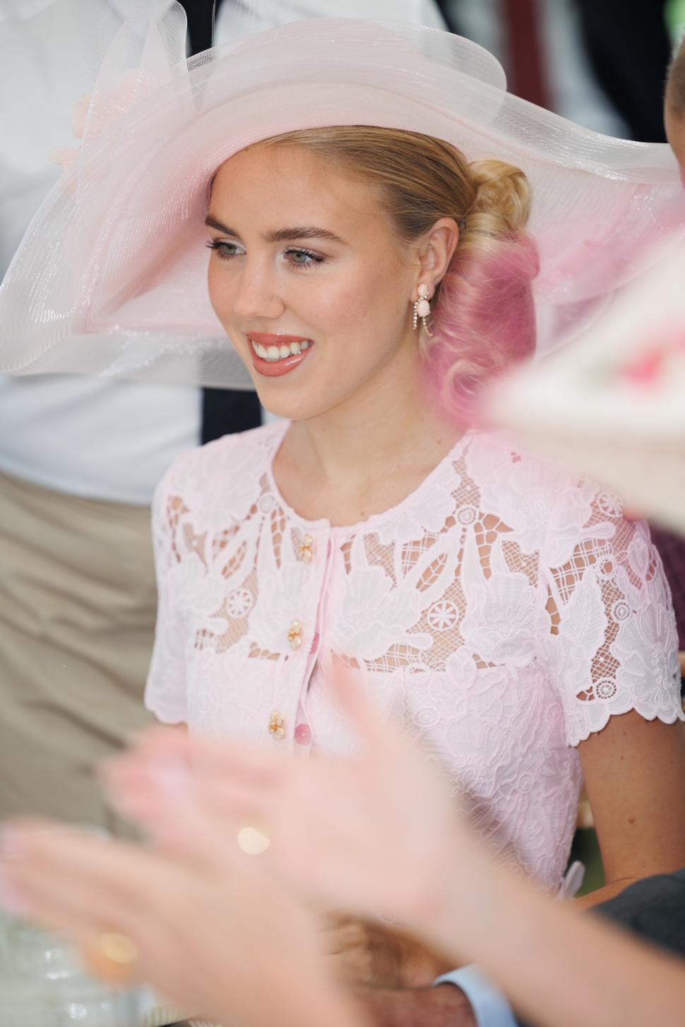 Prințesa italiană care ar putea să fie viitoarea primă doamnă a Franței. Cine este Maria Carolina de Bourbon des Deux-Siciles 1082175