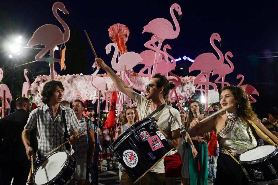 Nou val de proteste în Albania în „Revoluția Flamingo”. Zeci de mii de oameni în stradă, împotriva guvernului și familiei Trump 1082508