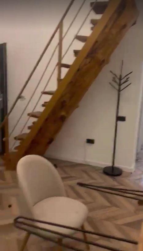 Proprietarul unei cabane din Runcu a fost șocat să constate că turiștii i-au distrus casa. S-au luat la bătaie, au spart şi pereţii 1082451