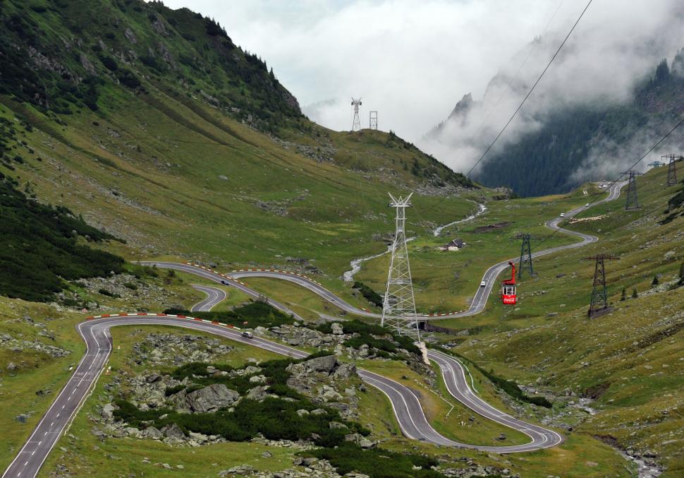 Transfăgărășanul ocupă locul 4 în topul celor mai bune rute din lume pentru mașini electrice: Are 90 de stații și peisaje spectaculoase 1082709