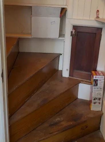 O femeie care a cumpărat o casă veche de 120 de ani a făcut o descoperire incredibilă în spatele unui zid, care i-a schimbat planurile 1082864