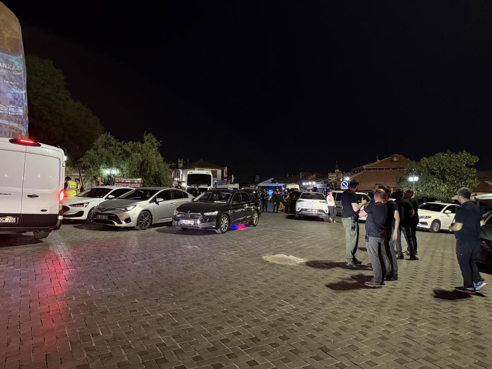 Cum arată o desfășurare de forțe când un lider NATO vrea să viziteze o cetate. Apoi se răzgândește 1083110
