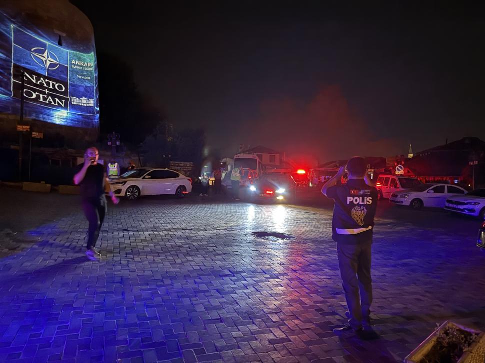 Cum arată o desfășurare de forțe când un lider NATO vrea să viziteze o cetate. Apoi se răzgândește 1083114