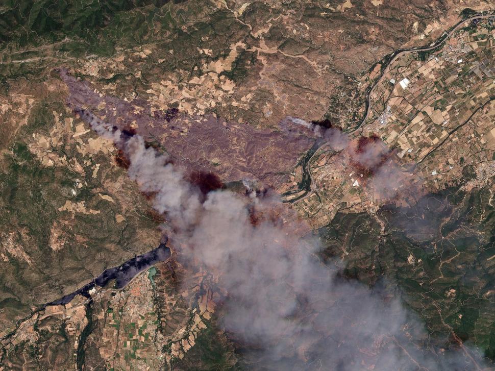 Cum se văd de sus incendiile record din Europa. Cum au contribuit, indirect, la producerea lor, ploile abundente de la început de an 1083046