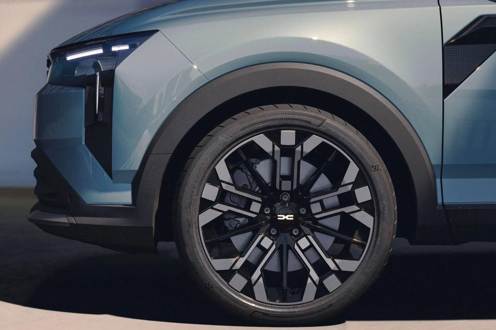 Noua Dacia Striker i-a cucerit pe cei de la Top Gear: "Este SUV, berlină și break în același timp. Și costă sub 25.000 euro" 1083082