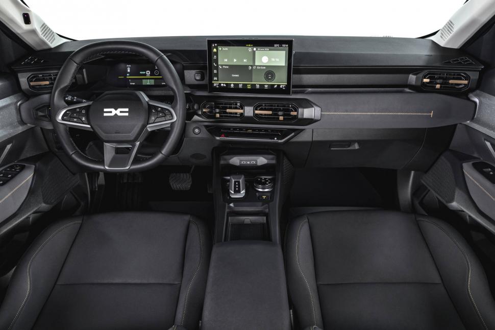 Noua Dacia Striker i-a cucerit pe cei de la Top Gear: "Este SUV, berlină și break în același timp. Și costă sub 25.000 euro" 1083265