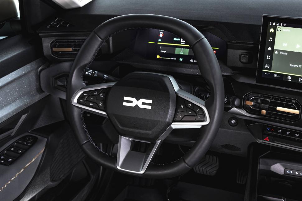 Noua Dacia Striker i-a cucerit pe cei de la Top Gear: "Este SUV, berlină și break în același timp. Și costă sub 25.000 euro" 1083266