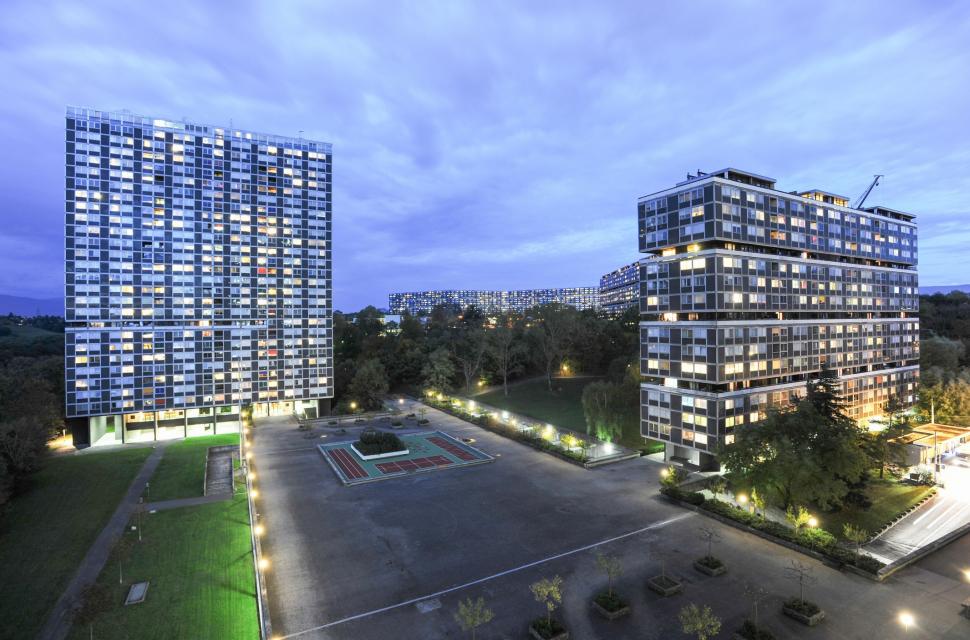 Sunt câteva blocuri în lume unde, dacă te muți, vei avea mii sau zeci de mii de vecini. Topul celor mai populate clădiri 1083149