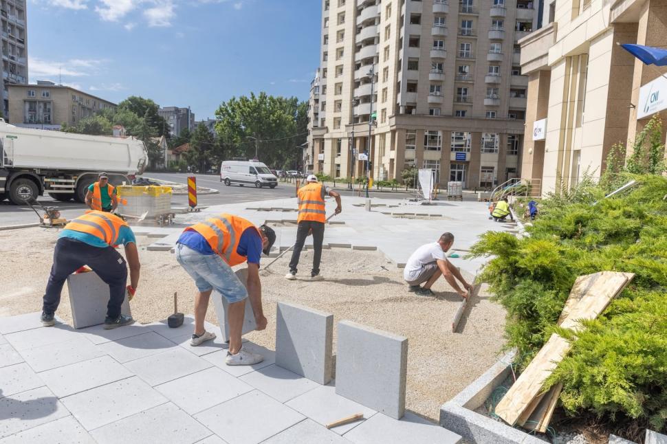 Cât de mult au avansat lucrările la proiectul "orașul-parc" din centrul Bucureştiului. Primăria: Va fi gata până la finalul lui august 1083646