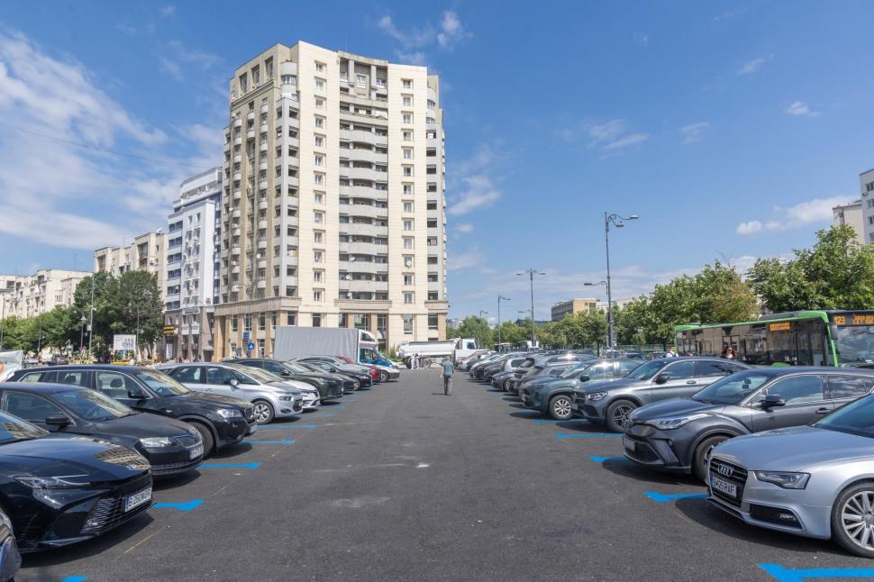 Cât de mult au avansat lucrările la proiectul "orașul-parc" din centrul Bucureştiului. Primăria: Va fi gata până la finalul lui august 1083652