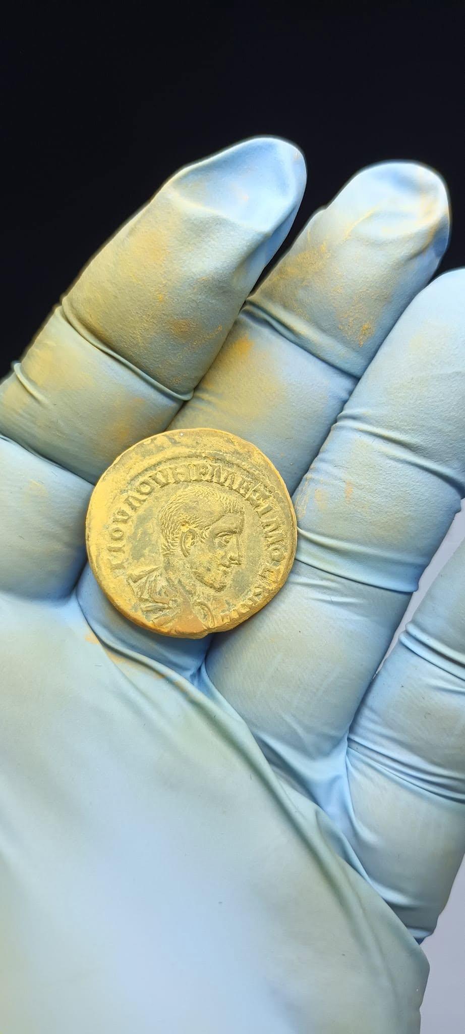Un constănțean a crezut că a dat lovitura când a descoperit un tezaur vechi de 2.000 de ani. Dar așteaptă și după 3 ani recompensa 1083484