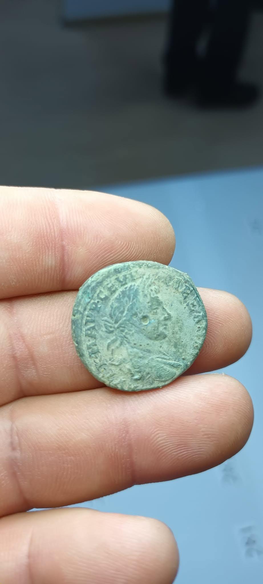 Un constănțean a crezut că a dat lovitura când a descoperit un tezaur vechi de 2.000 de ani. Dar așteaptă și după 3 ani recompensa 1083490