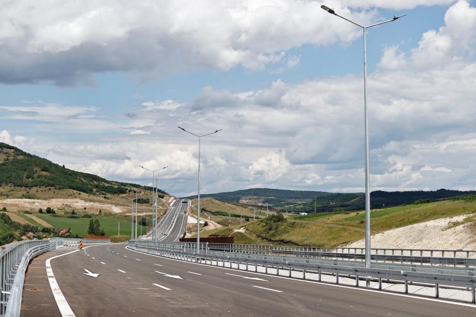 Bolojan a vizitat şantierul Autostrăzii Transilvania. "De la 1 decembrie ar trebui să se circule fără restricții între Cluj și Zalău" 1084016