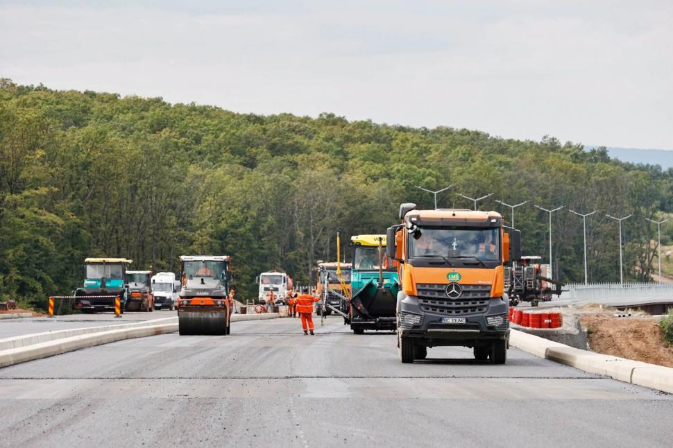 Bolojan a vizitat şantierul Autostrăzii Transilvania. "De la 1 decembrie ar trebui să se circule fără restricții între Cluj și Zalău" 1084019