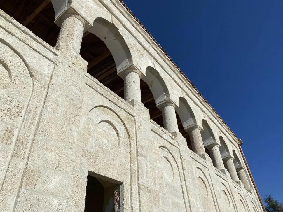 Vila Storck de pe faleza din Balcic, restaurată după decenii. Cei care o pozează nu știu: Vecinii Reginei Maria erau doi artiști români 1083937