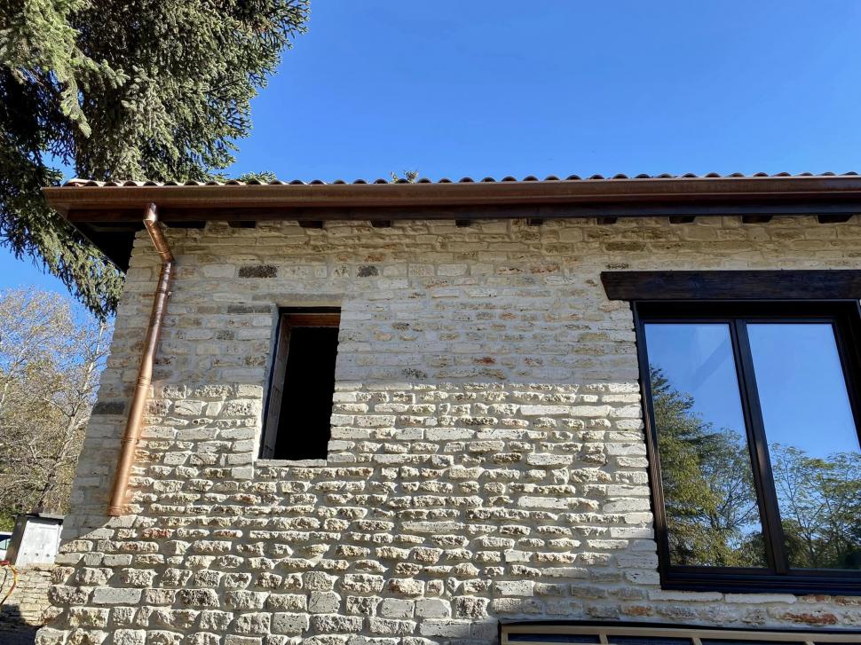 Vila Storck de pe faleza din Balcic, restaurată după decenii. Cei care o pozează nu știu: Vecinii Reginei Maria erau doi artiști români 1083938