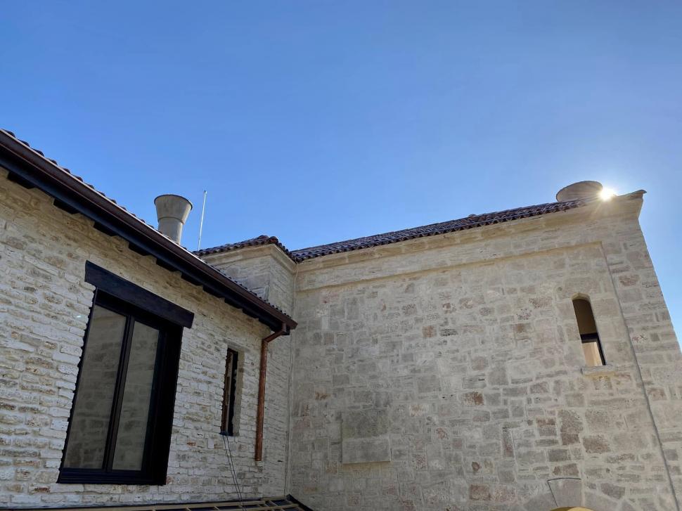 Vila Storck de pe faleza din Balcic, restaurată după decenii. Cei care o pozează nu știu: Vecinii Reginei Maria erau doi artiști români 1083940