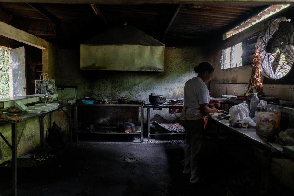 Cum trăieşte o familie din Cuba cu 60 de dolari pe lună. "Mă gândesc ce aș putea vinde ca să cumpăr un pachet de spaghete.” 1083574