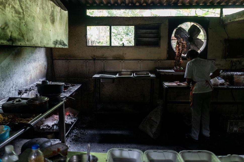 Cum trăieşte o familie din Cuba cu 60 de dolari pe lună. "Mă gândesc ce aș putea vinde ca să cumpăr un pachet de spaghete.” 1083575