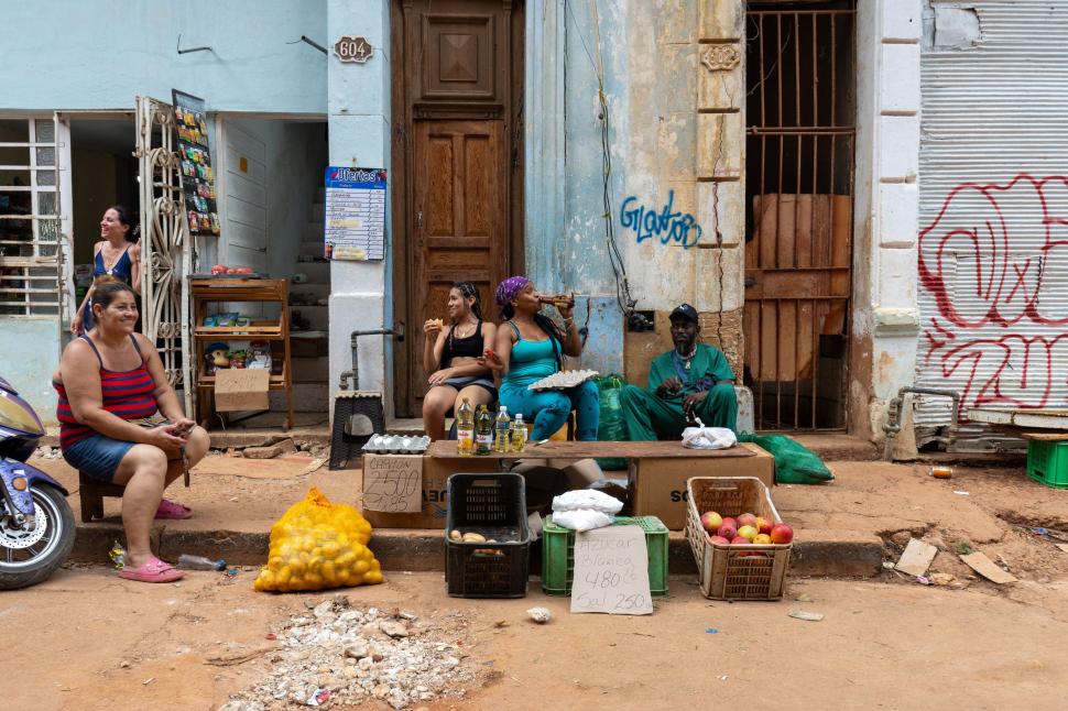 Cum trăieşte o familie din Cuba cu 60 de dolari pe lună. "Mă gândesc ce aș putea vinde ca să cumpăr un pachet de spaghete.” 1083582