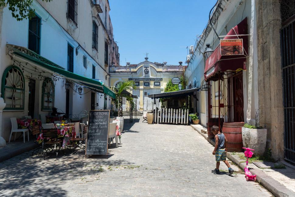 Cum trăieşte o familie din Cuba cu 60 de dolari pe lună. "Mă gândesc ce aș putea vinde ca să cumpăr un pachet de spaghete.” 1083583