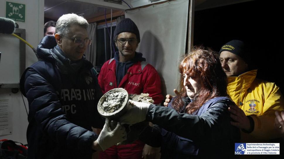 O epavă veche de 2.400 de ani, încărcată cu comori antice, a fost descoperită de ingineri care căutau un loc pentru turbine eoliene 1084153